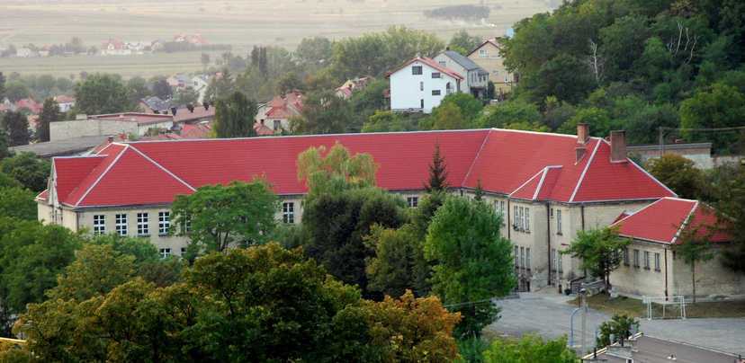 Zdjęcie naszej szkoły - widok od strony wchodniej