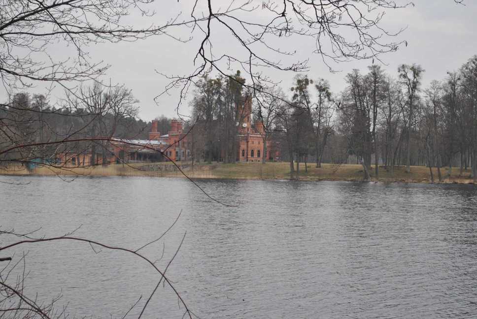 ZAMEK.JPG